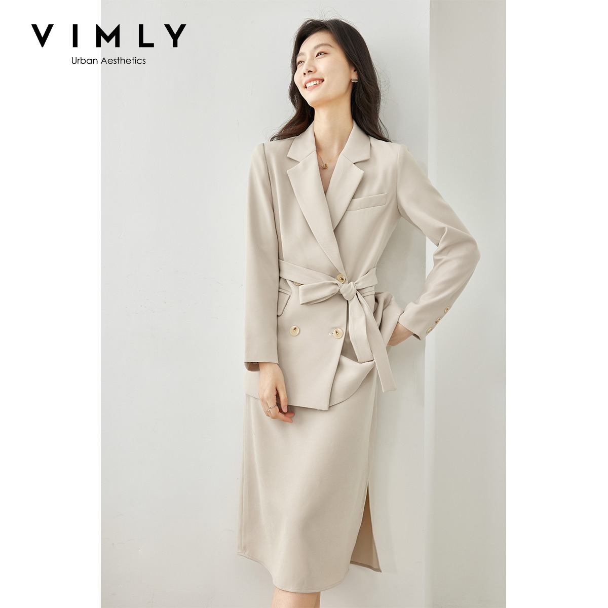 Winter Clothing Essentials - طقم نسائي من قطعتين من VIMLY