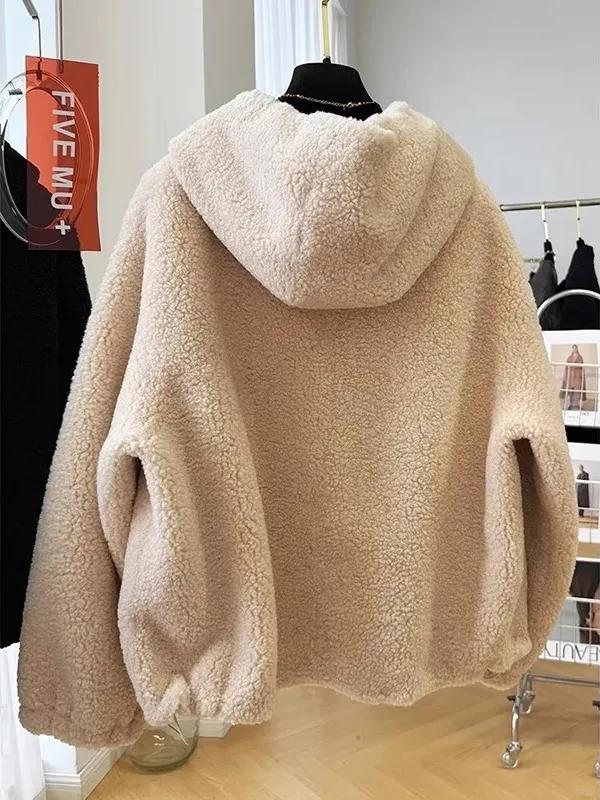 جاكيت نسائي فاخر من صوف الحملا - مراجعة Winter Clothing Outlet وسعره