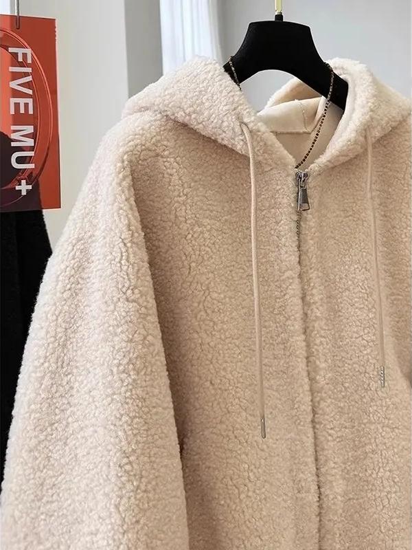 جاكيت نسائي فاخر من صوف الحملا - مراجعة Winter Clothing Outlet وسعره